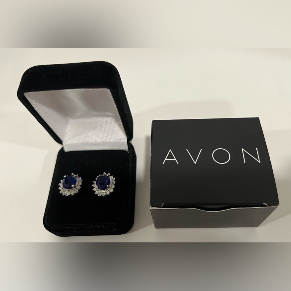 NWOT 2011 Avon 125 RJ Majestic Princess Faceted Faux Sapphire Earrings